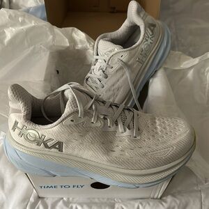 Women’s Hoka Clifton 9- size 10.5 Wide Width